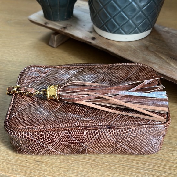 Chanel lizard bag with box, dust cloth, and card - Picture 10 of 15